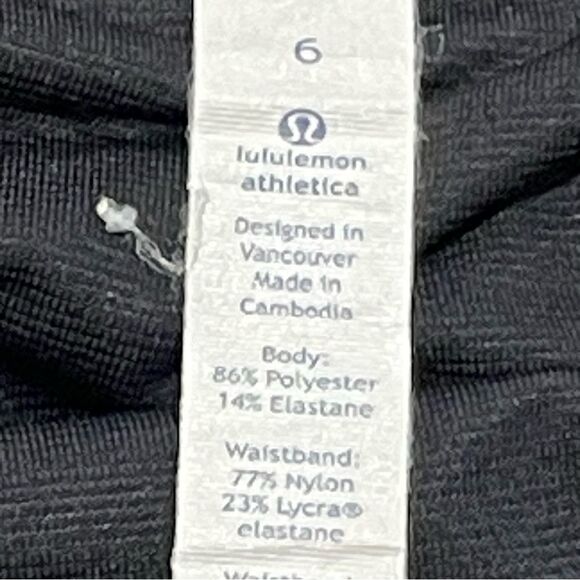 LULULEMON Speed Short (4-way Stretch 2.5")
Formation Alpine White Black / Black - Picture 9 of 10